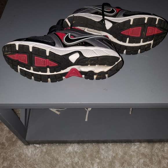 Women's Nike size 8 - Picture 3 of 5